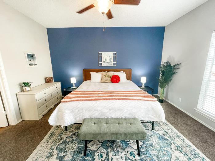 Family Retreat - Near Shopping, Dining & Beach