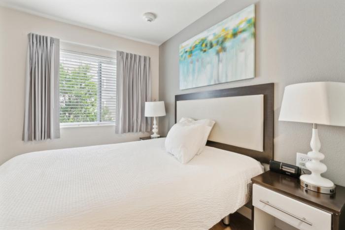 Simplicity At the Rim 1219 I Spacious 1 Bed 1 Bth