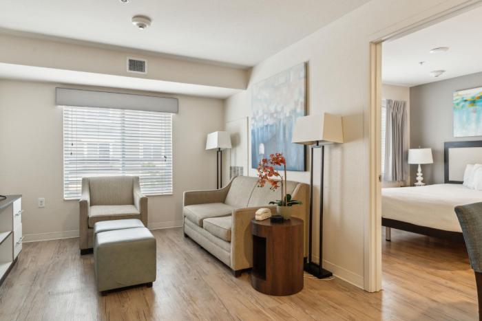 Simplicity At the Rim 1207 I Spacious 1 Bed 1 Bth