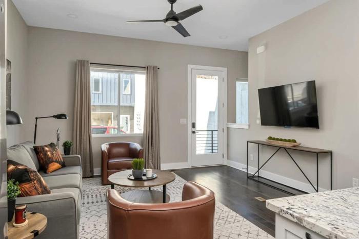 Gorgeous New Nash Home - Rooftop Views - Hot Tub