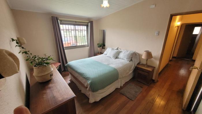 Amplia casa 7 personas 2 cocheras