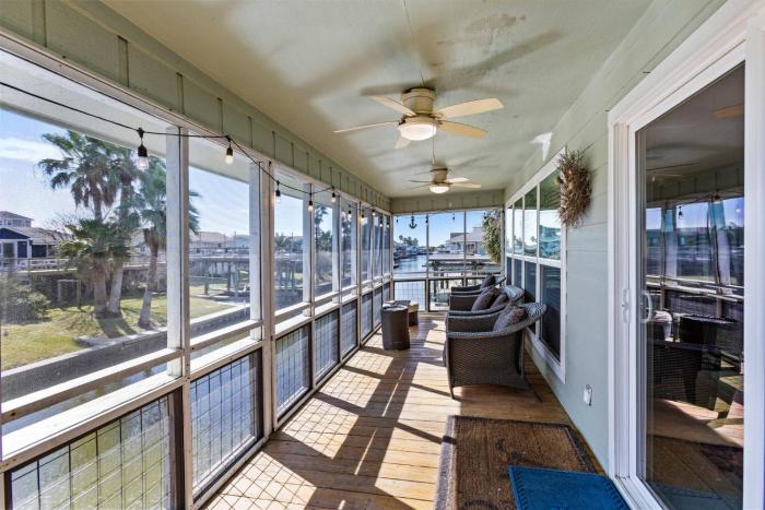 Dock Holiday: A Retreat That’s Always in Season!