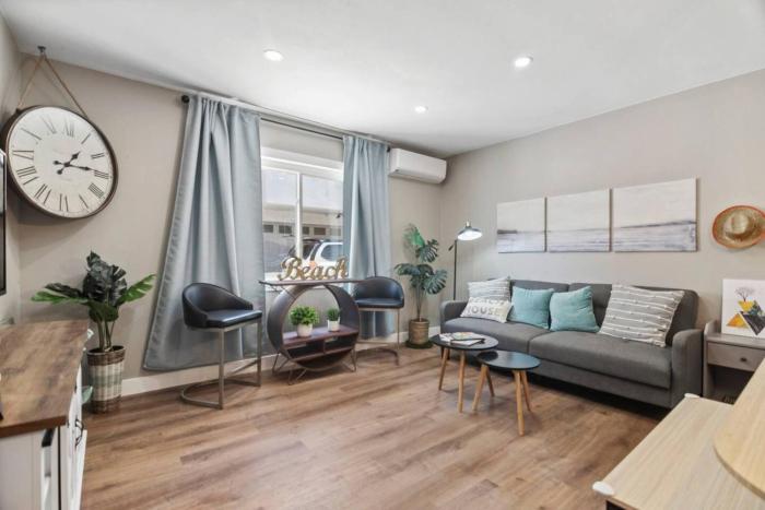 #755 2B2B Beach Getaway!Ground Level wPatio&Grill