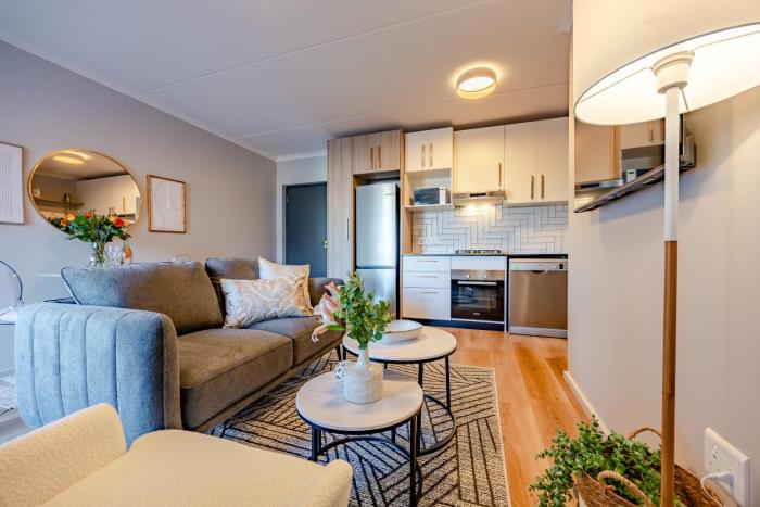 Modern 2 bed, 2 bath- Blouberg