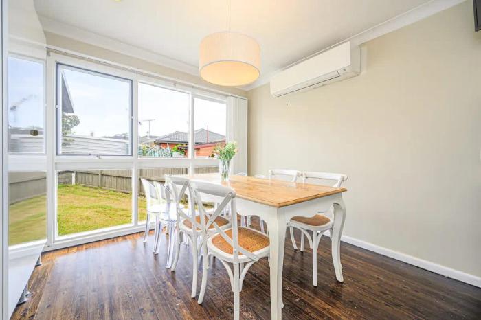 Sydney Moorebank 4 bed house close Liverpool