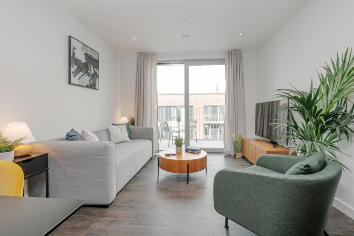 Spacious 1Bed Apartment in Nine Elms - Pool & Gym