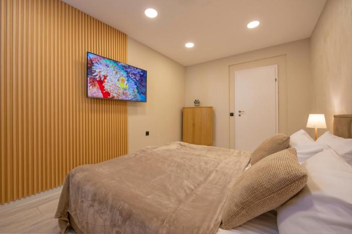 Marina and Panorama Deluxe Apartments