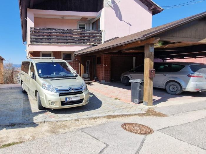 Big House with beautiful city view, gym,BBQ garden and own parking