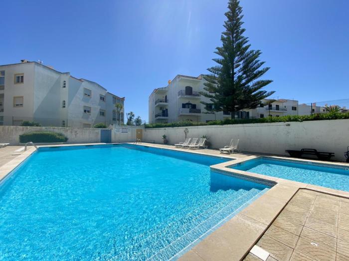 Rústico e tranquilo com piscina #1966