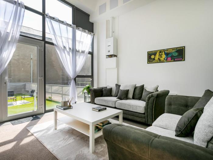 City Stay • 3 Ensuites • SunTerrace • Free Parking Pass the Keys