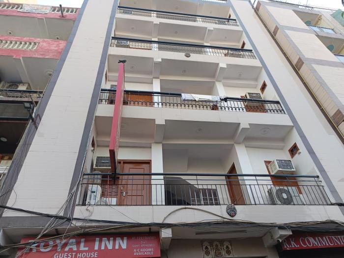 Royal Inn -01 Minute Walk in Nizamuddin Railway Station