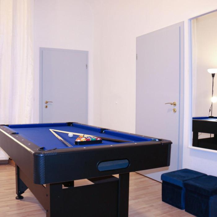 YR-Apartment-Stadtzentrum-Billardtisch-140qm-Parkplatz