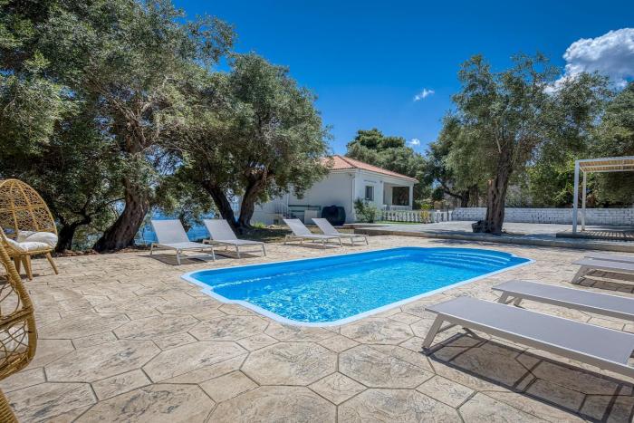 Villa Ninemia Seaview by Estia