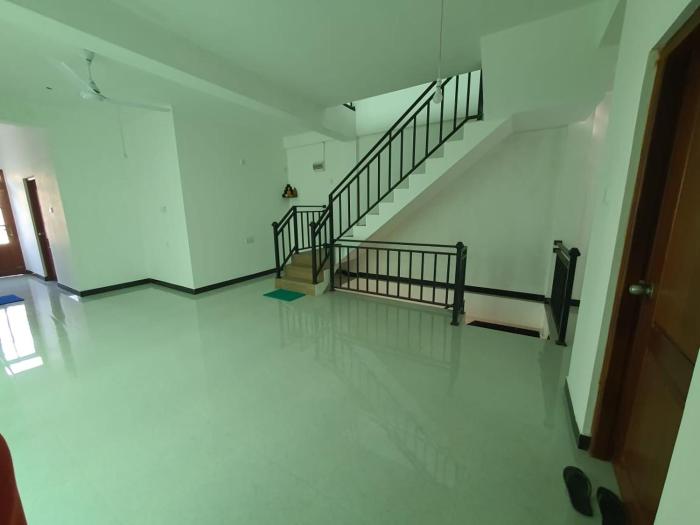 Pahan Villa rooms and restaurant