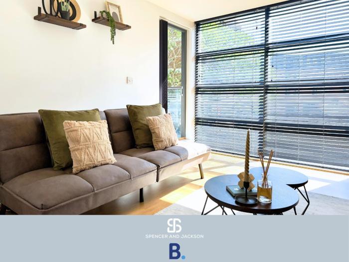 1 Bedroom City Centre Apartment Near The University & Bodleian Library - By Spencer & Jackson Short Lets & Serviced Accommodation Oxford