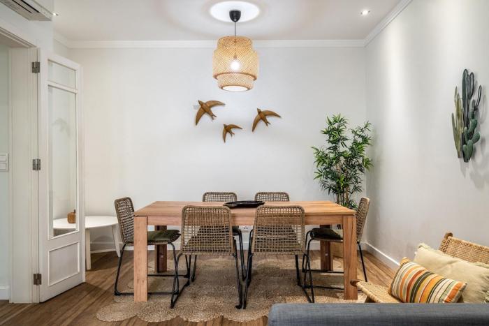 Central T2 with AC and Patio Near Av da Liberdade