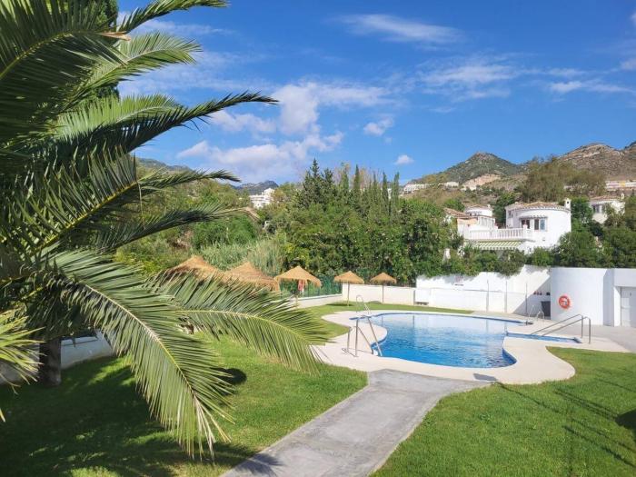 CYV - 2 family home with BBQ and pool