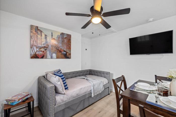 Downtown Heights Flat Games TVs WiFi Pets