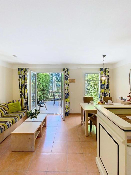 Résidence Lacanau Les Pins - Maison tout confort pour 6 personnes dans résidence de tourisme familiale avec piscine MAE-0923