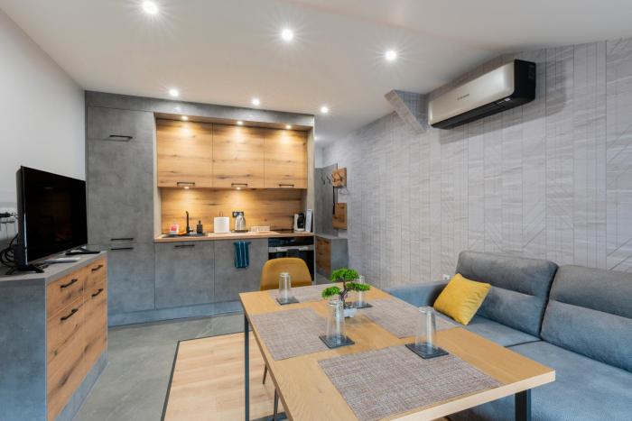 Urban Five #4 - Stylish One-bedroom apartments with Kitchen & Parking