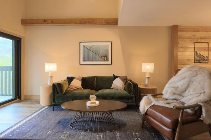 Spacious 3 BR Close to Gatlinburg – 8 Min Drive!