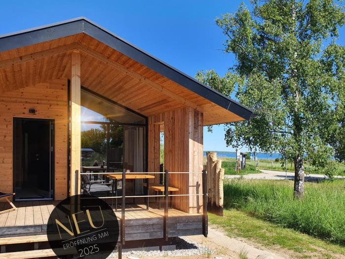 WerderChalet -- SEABREEZE -- Meerblick I Strand 150m I Sauna I eKamin I 2 Personen und Kind I by "Meyers am Meer"