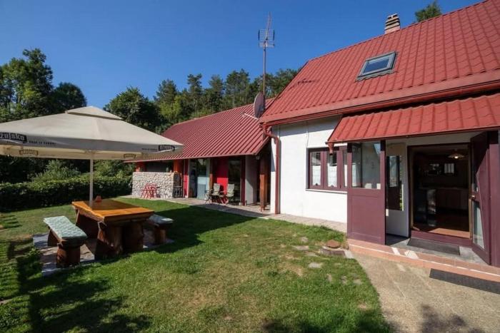 Family-friendly apartments with swimming pool Lic, Gorski kotar - 23685