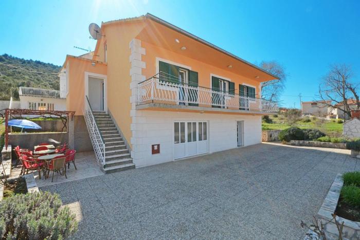 Apartments with parking space Marina, Trogir - 11554