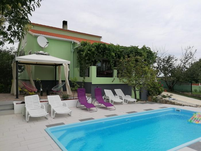 Family-friendly apartments with swimming pool Pula - 24352