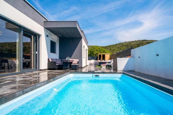 Family friendly house with a swimming pool Marina, Trogir - 23644