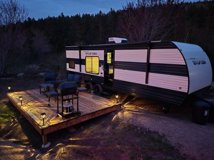 Moceanset Getaways - Luxurious, Ocean, Mountain And Sunset Views "Camping Experience"