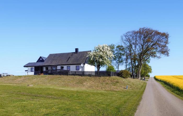 Stunning Home In Hammenhög With Sauna