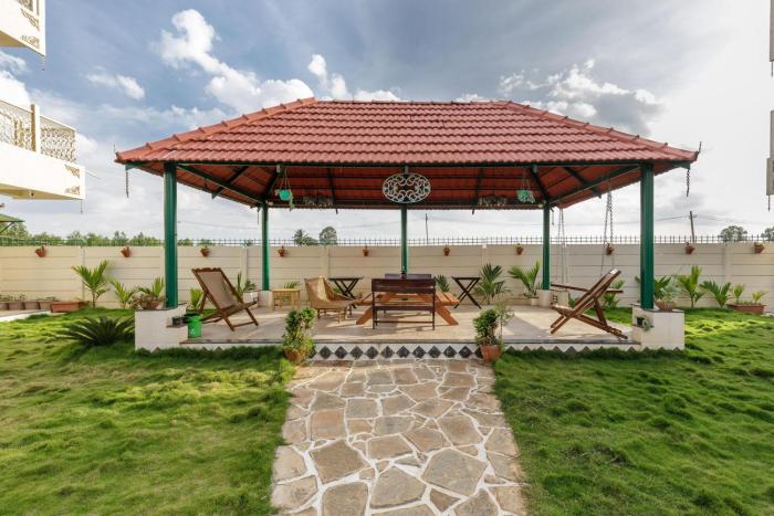 Tropicana Twins Villa by StayJade Jacuzzi Gazebo