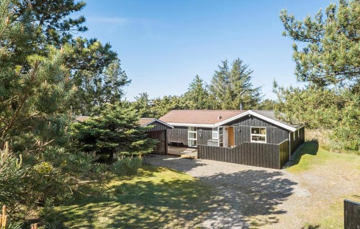 Stunning Home In Saltum With Wifi