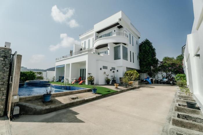 Skyfall Private Pool Villa In Rawai