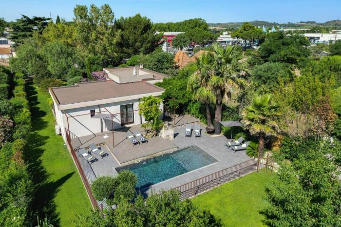 Villa Pezenas by Villa Plus