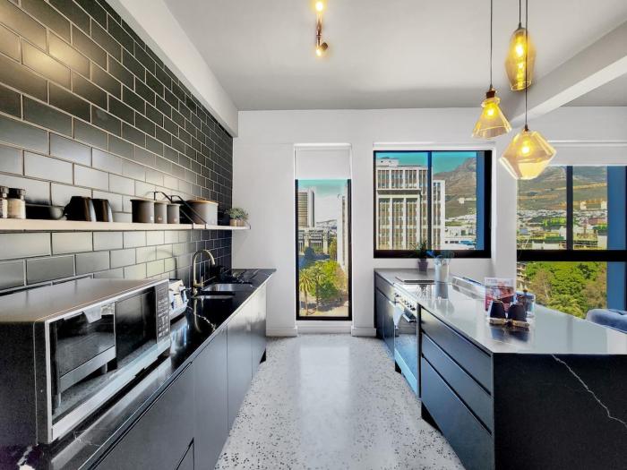 Stylish Studio Apartment with Rooftop Pool!