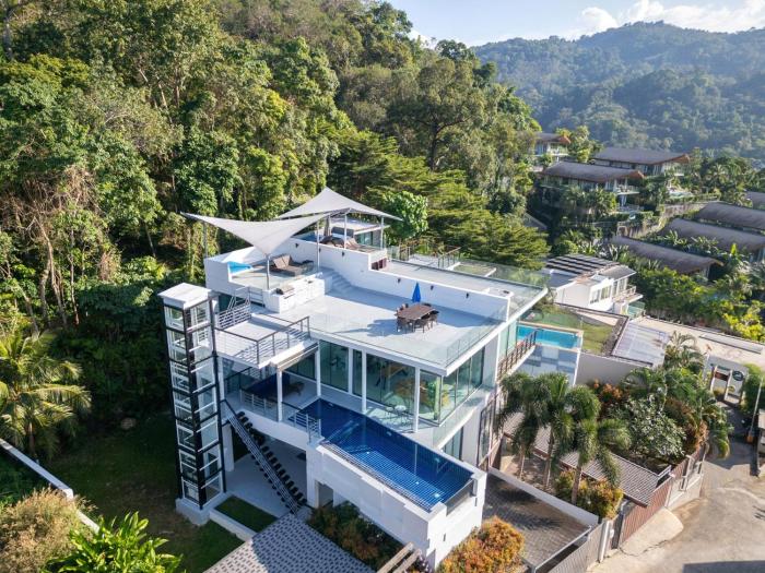 Amor Primero - sea view pool villa with maid