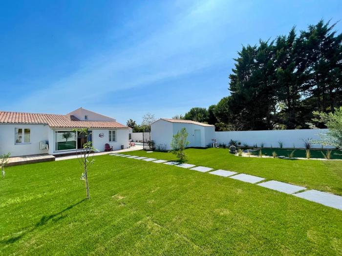 900-D La Chaumillonière - Modernity, comfort and pool