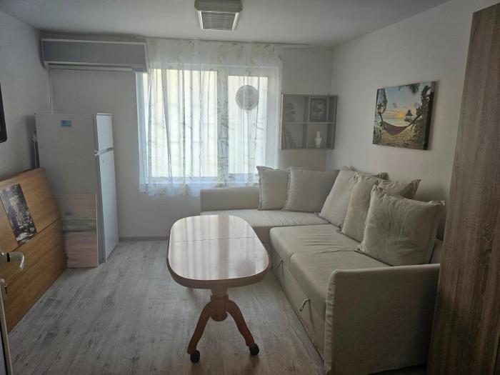 Малко студио в центъра на град Бургас II