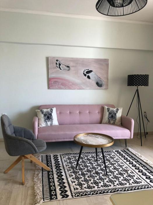 Kate Apartmentacross the marina