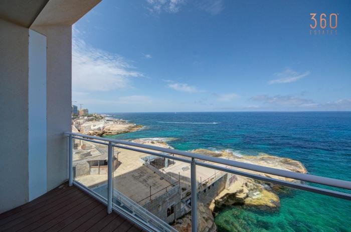 1BR on the Sliema Tigne waterfront with Terrace by 360 Estates