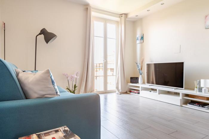 Casa fronte stazione, 300mt dal Centro, Free Parking