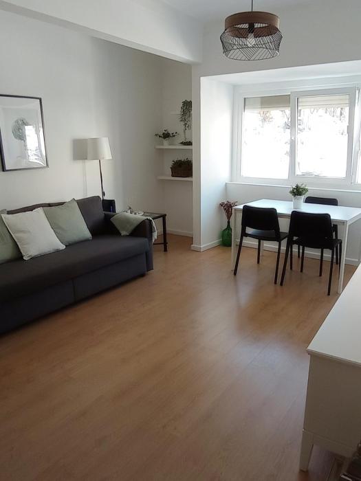 Cacilhas Riverside Lisbon Apartment