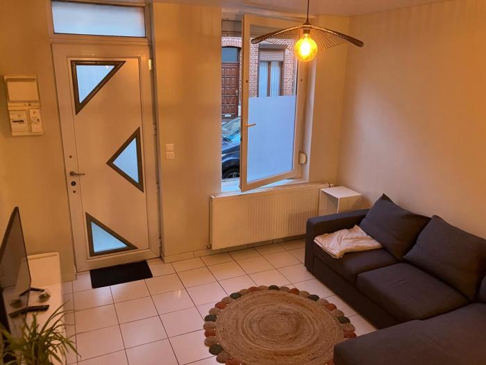 House, ideal health CHR