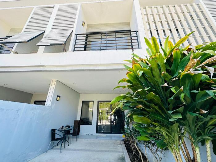 Bangrak Luxe Townhome