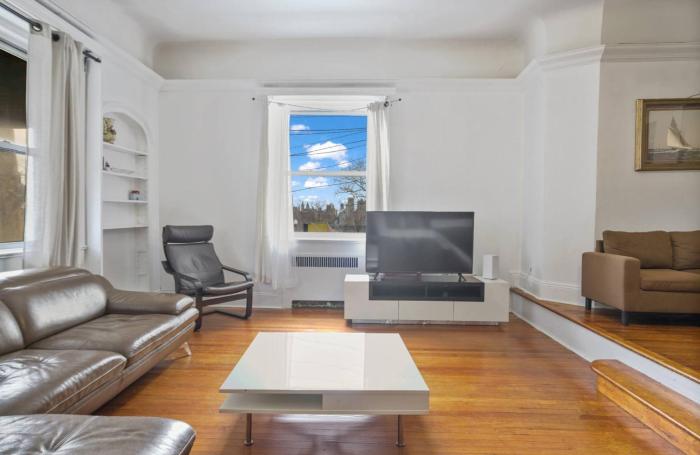 3BR Skyline Apt in Bustling District I Great Value NJ5