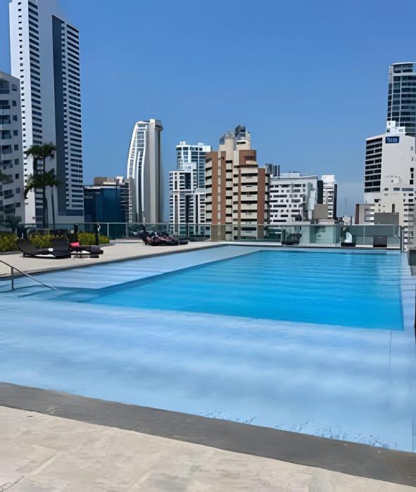 Chic Apartment Near It All