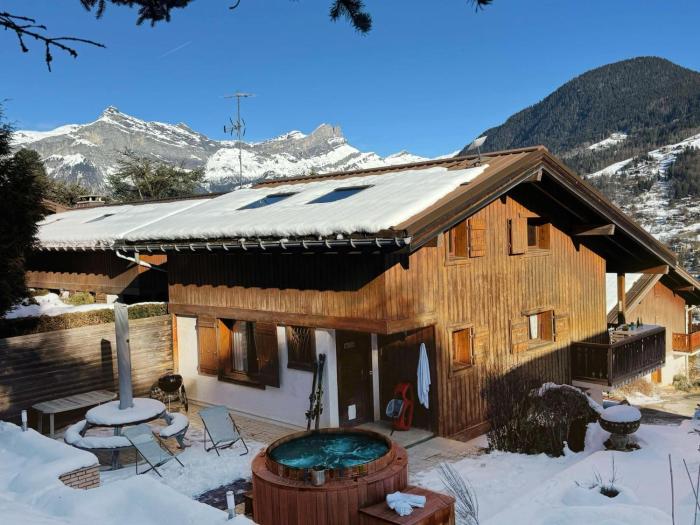 Chalet des Grémiloups, Jacuzzi and Mont-Blanc view