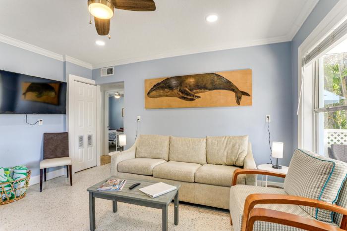 Walk to Beaches and Gulf Indian Rocks Beach Duplex!